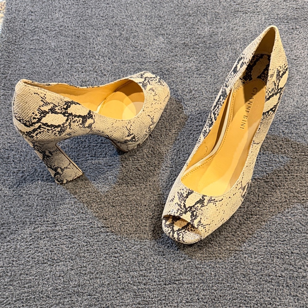 Gianni Bini Beige Snakeskin Peep-Toe Heels
